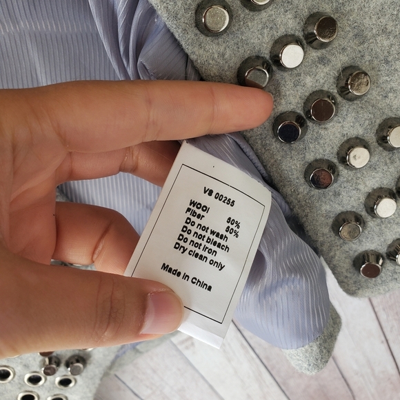 NEW TOV Holy G Grey Studded Fox Fur Vest - Picture 5 of 6